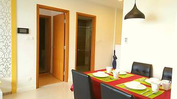 Sunrise City 2BR Luxury SWPool 30th