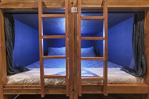 Green Hill Bed Station - Hostel