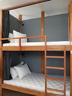 Green Hill Bed Station - Hostel