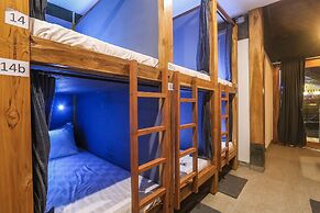 Green Hill Bed Station - Hostel