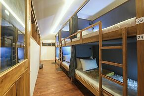 Green Hill Bed Station - Hostel