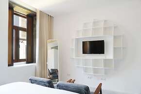 7g Roaster Apartments