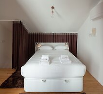 7g Roaster Apartments