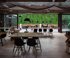 7g Roaster Apartments