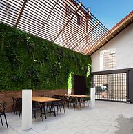 7g Roaster Apartments