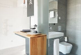 7g Roaster Apartments