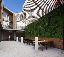 7g Roaster Apartments