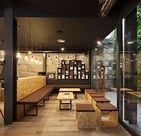 7g Roaster Apartments