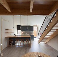 7g Roaster Apartments