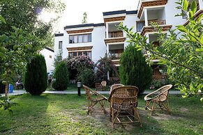 Hotel Karma Inn