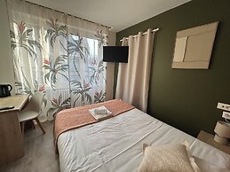 Brit Hotel Des Halles
