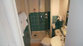Brit Hotel Des Halles