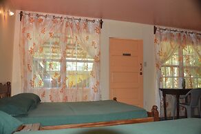 Howler Monkey Resort