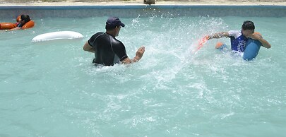 Howler Monkey Resort