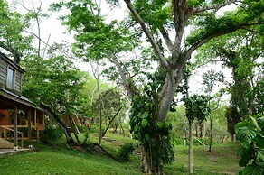 Howler Monkey Resort