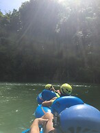 Howler Monkey Resort