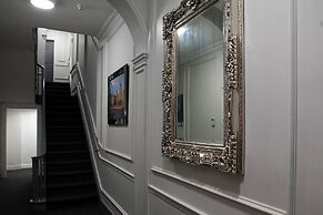 The L1 Rodney St Rooms