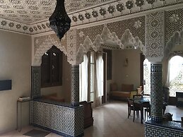 Beach Side Luxurious Villa Ref1098