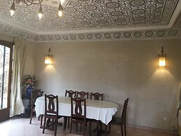 Beach Side Luxurious Villa Ref1098