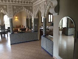 Beach Side Luxurious Villa Ref1098