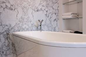 Residence Master Suite in Porteño Building