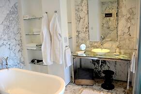 Residence Master Suite in Porteño Building