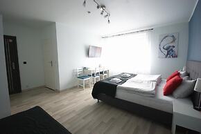 7th Room Guest House