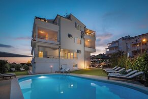 Apartments Arausa with Pool