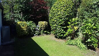 Portrush - Hope Cottage - sleeps 5 guests  in 3 bedrooms