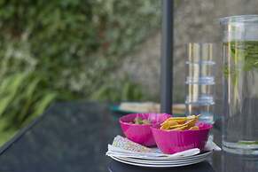 Portrush - Hope Cottage - sleeps 5 guests  in 3 bedrooms