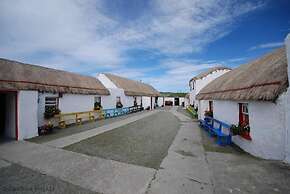 Portrush - Hope Cottage - sleeps 5 guests  in 3 bedrooms