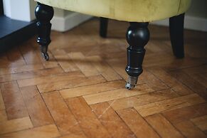 Portrush - Hope Cottage - sleeps 5 guests  in 3 bedrooms