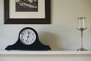 Portrush - Hope Cottage - sleeps 5 guests  in 3 bedrooms