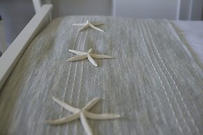 Portrush - Hope Cottage - sleeps 5 guests  in 3 bedrooms