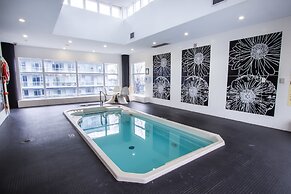 MiCasa Suites - Stylish Condo in the Heart of Downtown