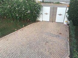 Luxurious 5 Bedrooms Villa Ref HI51053