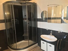 Luxurious 5 Bedrooms Villa Ref HI51053