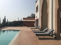 Spacious Comfortable Villa Ref T72024