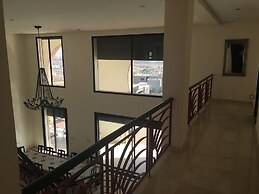 Spacious Comfortable Villa Ref T72024