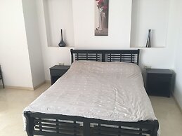 Spacious Comfortable Villa Ref T72024