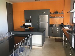 Spacious Comfortable Villa Ref T72024