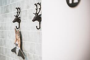 Tiin Tinn - Rivershore B&B