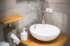 Tiin Tinn - Rivershore B&B