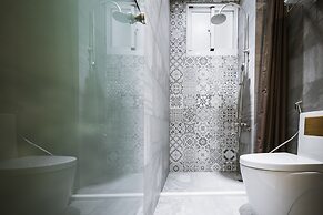 Tiin Tinn - Rivershore B&B