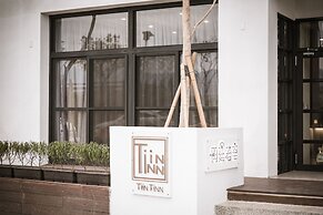 Tiin Tinn - Rivershore B&B