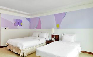 Adonis Hotel