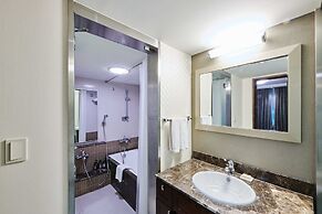 Adonis Hotel