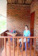 Chomdoy Bungalow & Restaurant