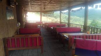 Chomdoy Bungalow & Restaurant