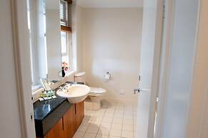 Linaker Nurse's Quarters